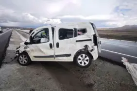 Sivas’ta Trafik Kazası: Direksiyon Hakimiyeti Kaybedildi