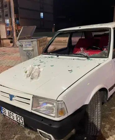 Suşehri'nde Otomobil ve Motosiklet Çarpıştı