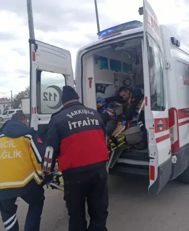 Sivas'ta İki Otomobil Çarpıştı: 4 Yaralı