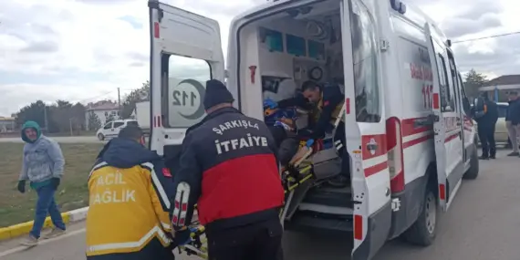 Sivas’ta İki Otomobil Çarpıştı: 4 Yaralı