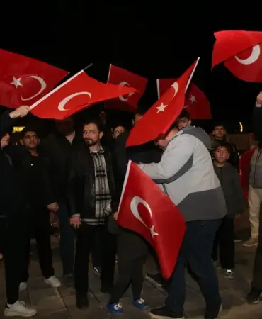 A Milli Takım'ın Zaferi Coşkuyla Kutlandı