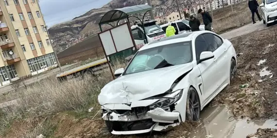 Gemerek’te Trafik Kazası: 2 Yaralı