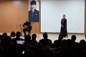 Suşehri'nde 'Nefes' Tiyatrosu Sahnelendi