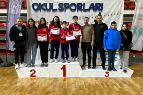 Başçiftlik Ortaokulu Curling Turnuvasında Başarı Elde Etti